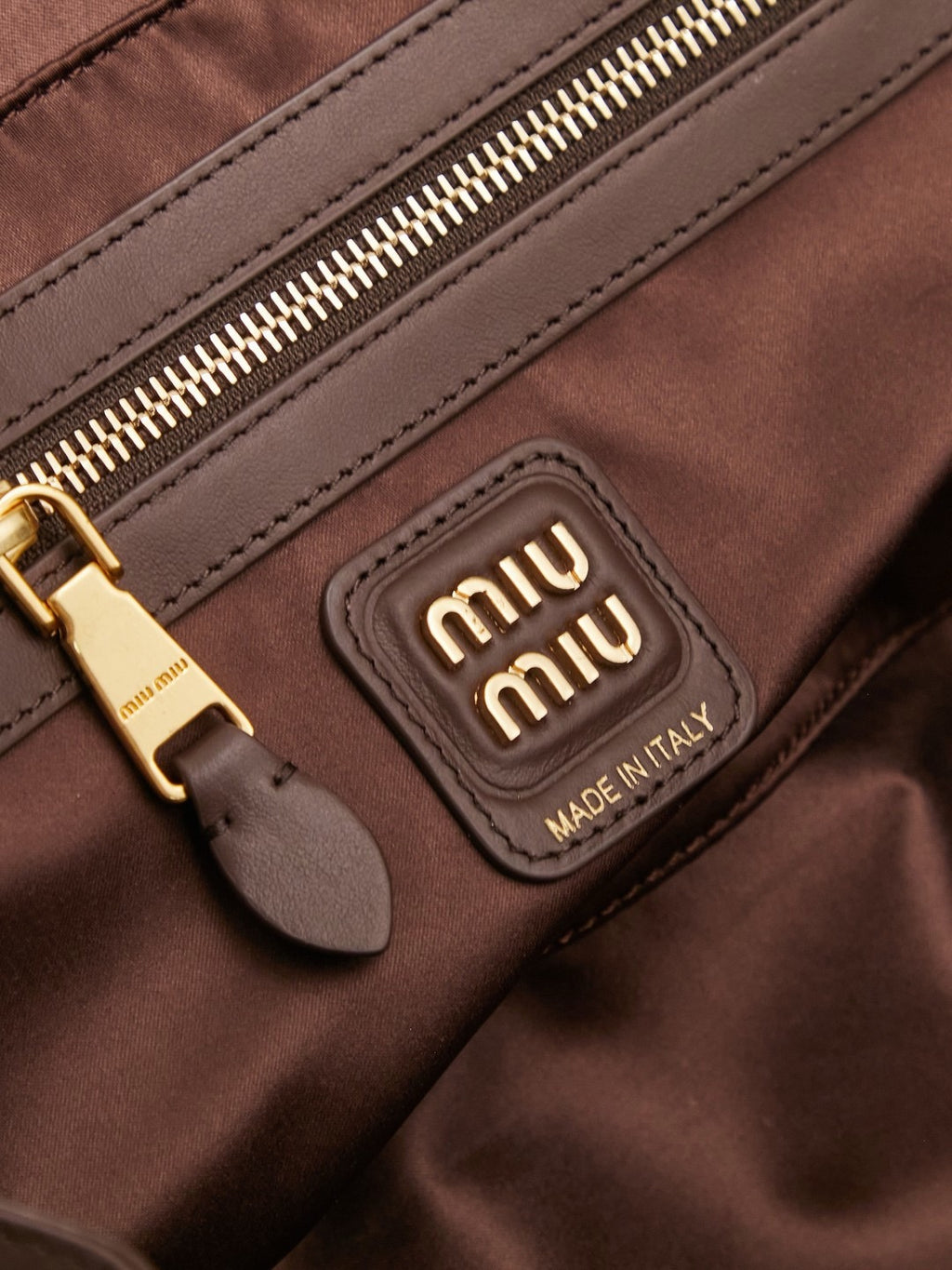 Miu Miu Medium Beau Leather Top-Handle Bag
