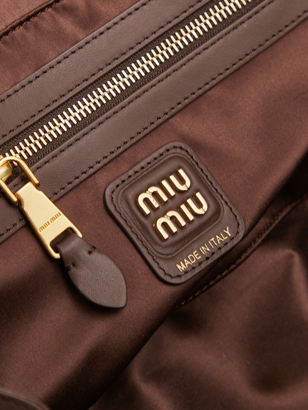 Miu Miu Medium Beau Leather Top-Handle Bag