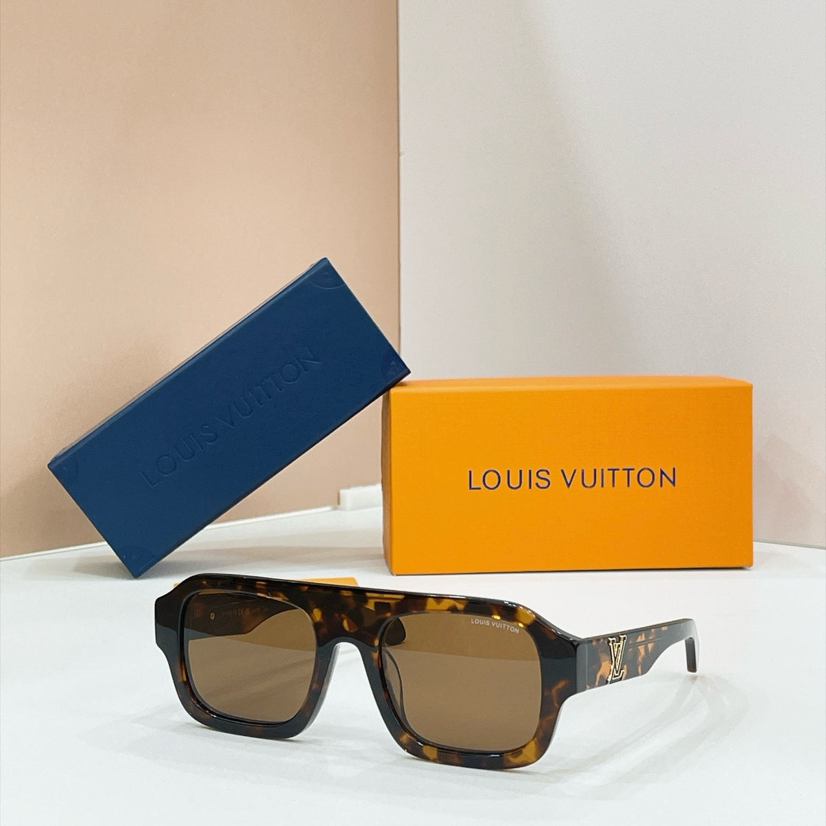 LV Sunglasses Z1703E