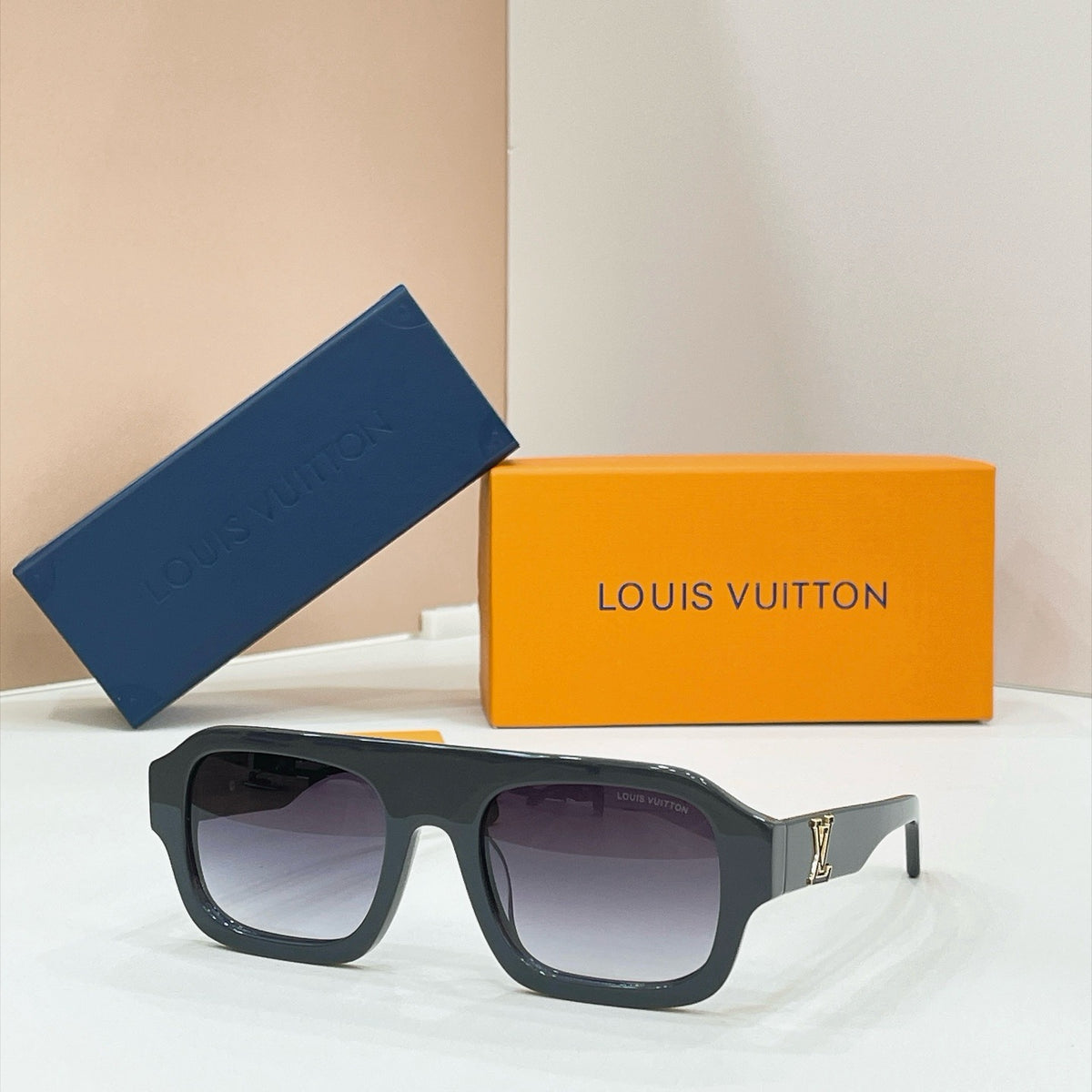 LV Sunglasses Z1703E