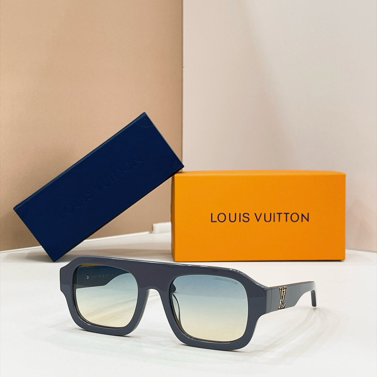 LV Sunglasses Z1703E