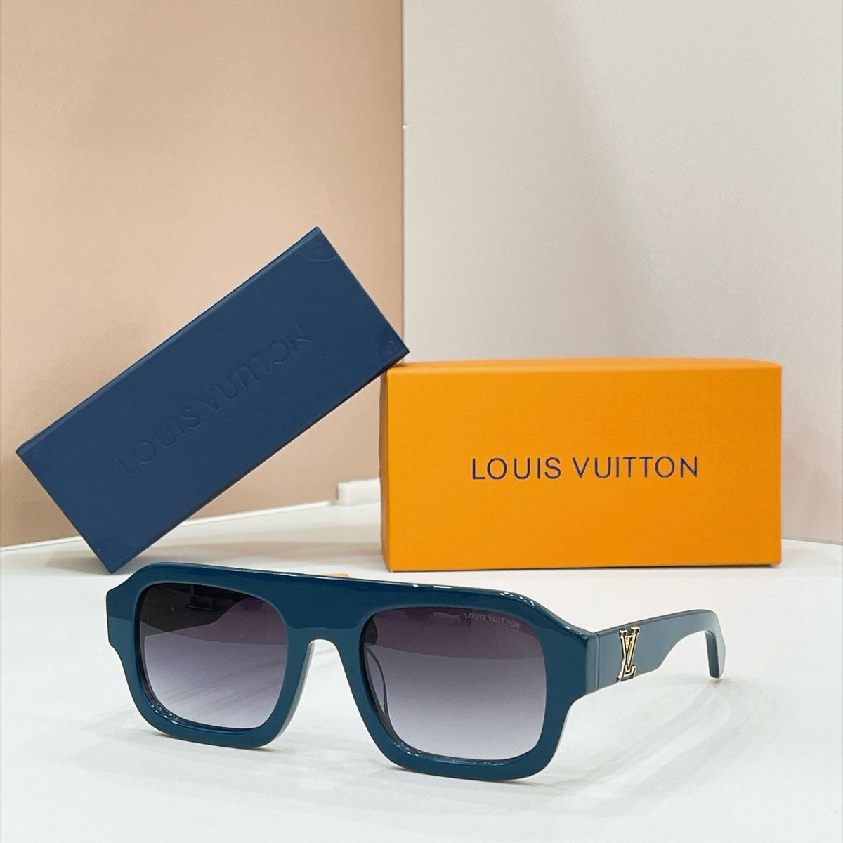 LV Sunglasses Z1703E