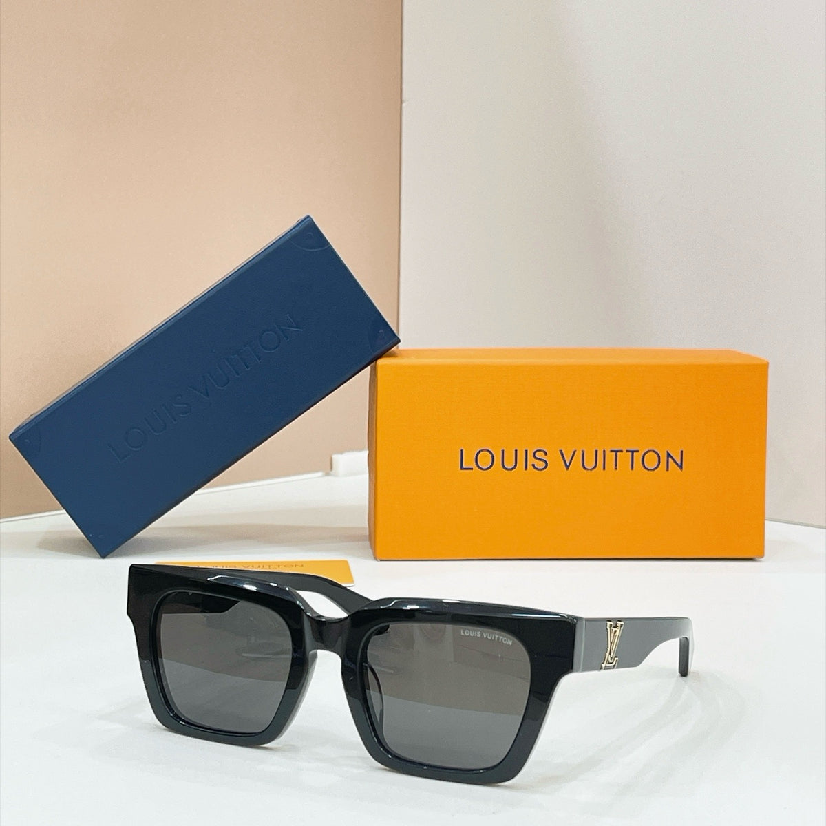 LV Sunglasses Z1702E