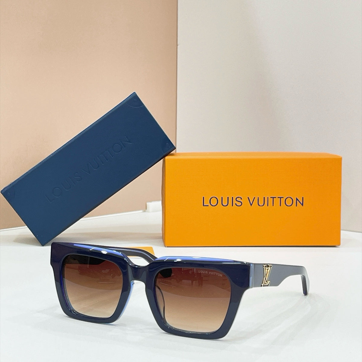 LV Sunglasses Z1702E