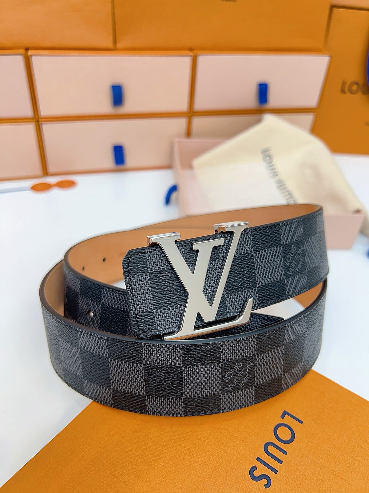 LV Belts Style 08
