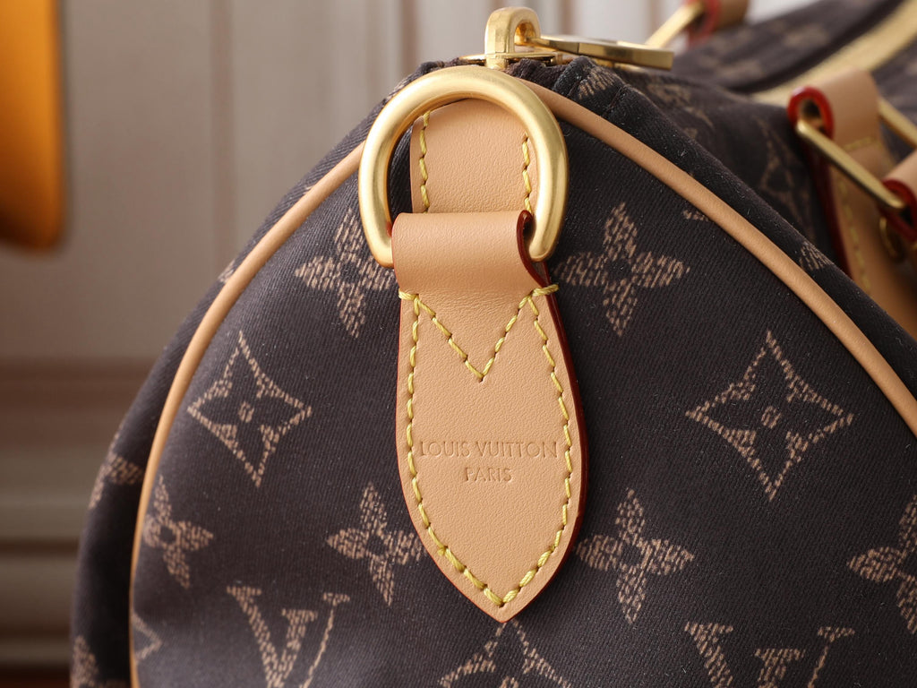 LV Speedy 30 Bandoulière Silk Tech M2A454