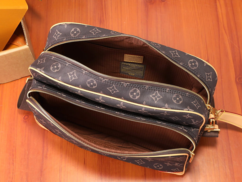 LV Nil XL Silk Tech M29853