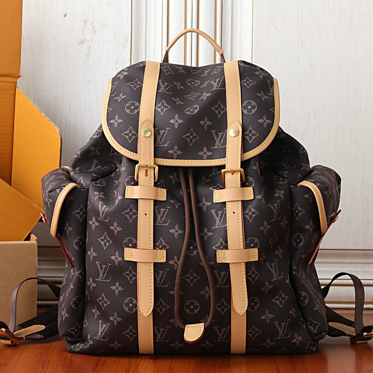 LV Christopher East West MM Silk Tech M29853