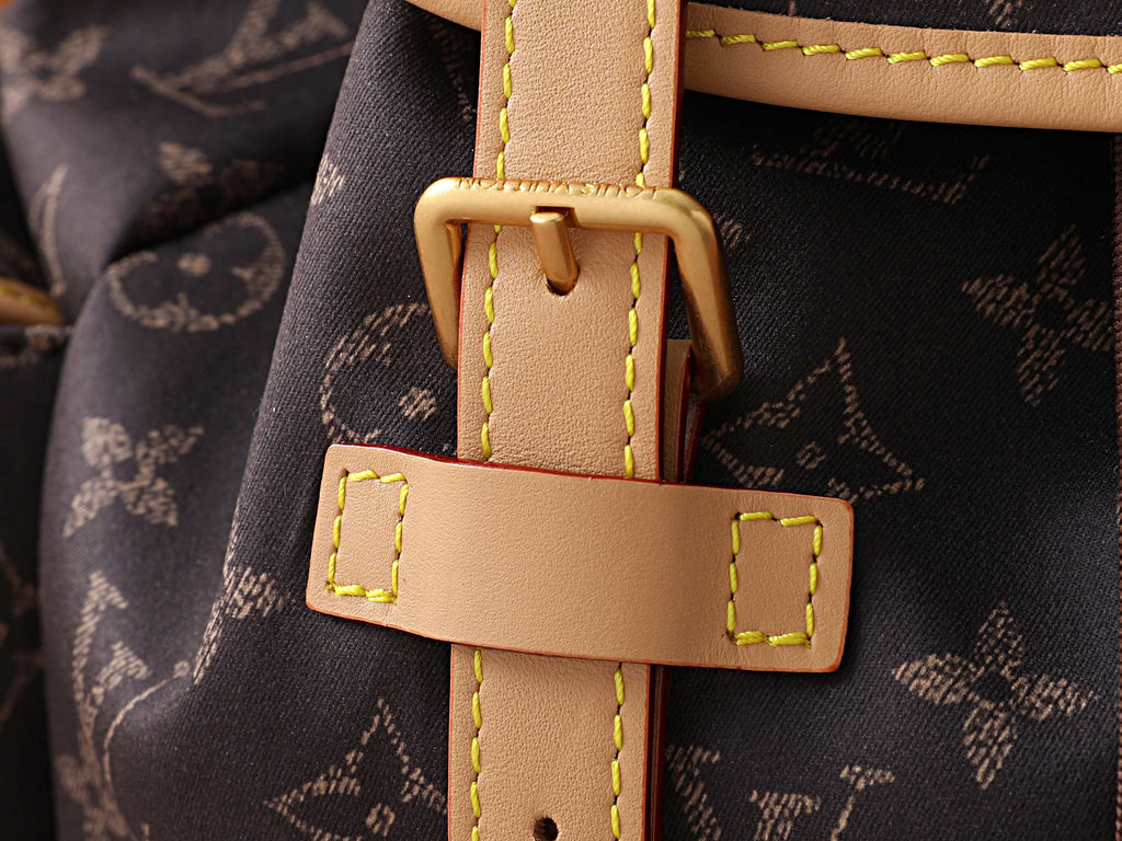LV Christopher East West MM Silk Tech M29853
