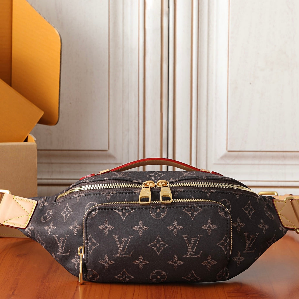 LV Rush Bumbag Silk Tech M2A452