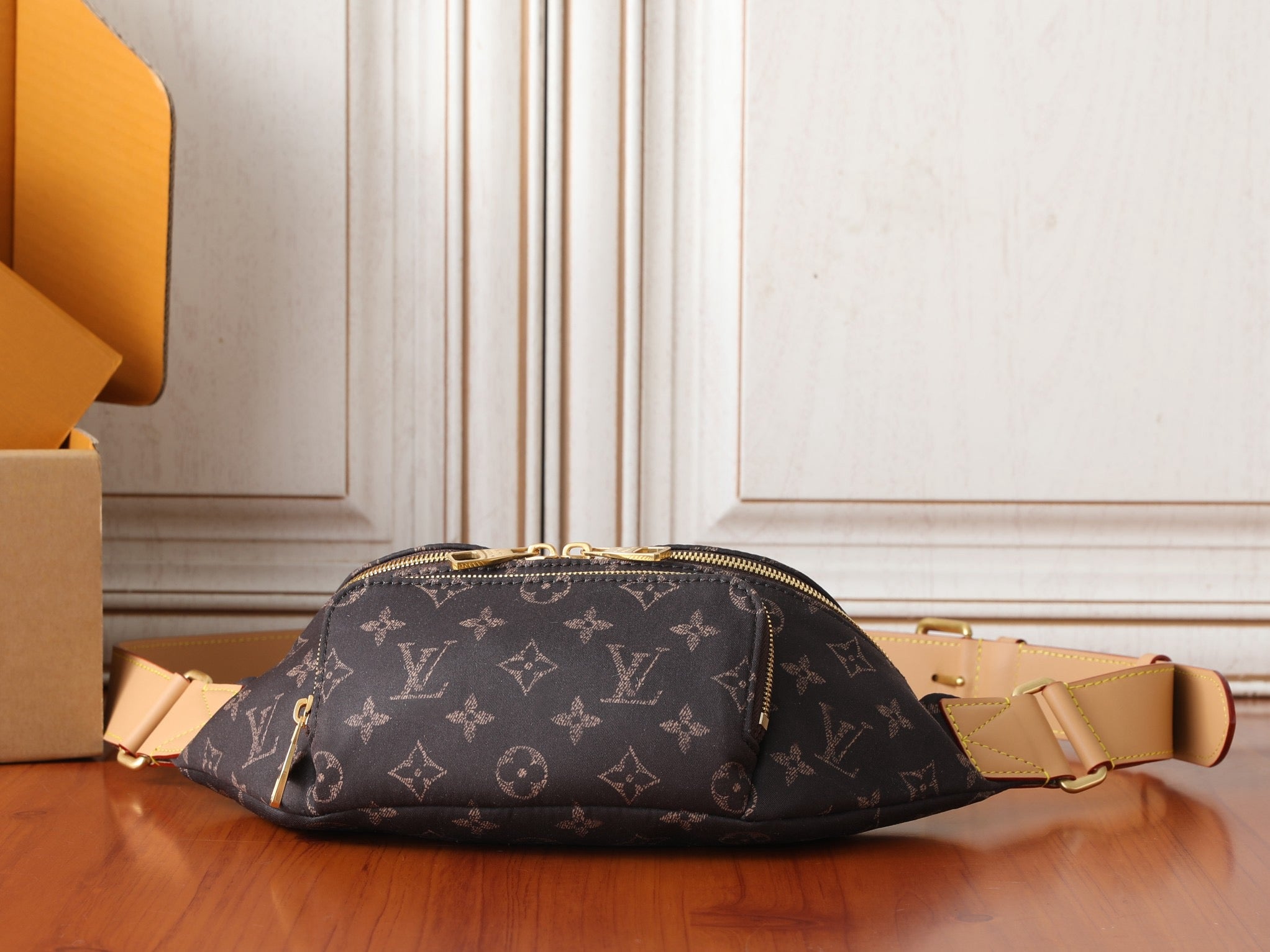 LV Rush Bumbag Silk Tech M2A452