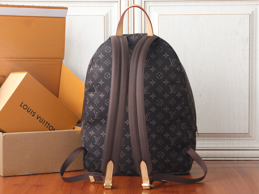 LV Track Backpack MM Silk Tech M2A456