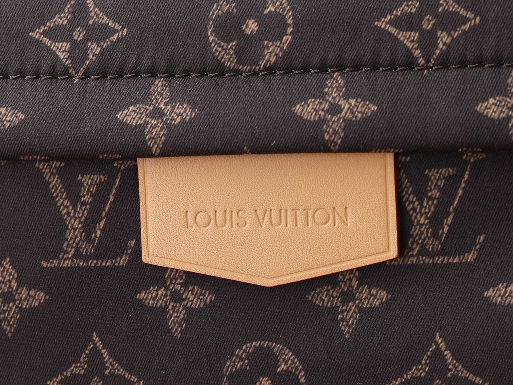 LV Track Backpack MM Silk Tech M2A456