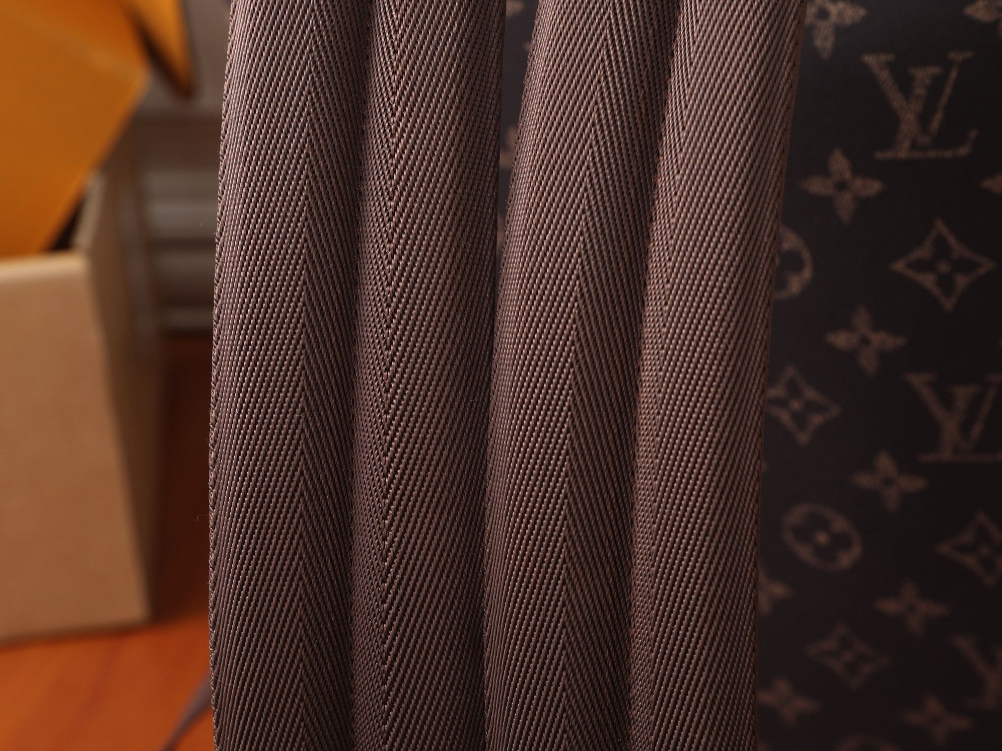 LV Track Backpack MM Silk Tech M2A456