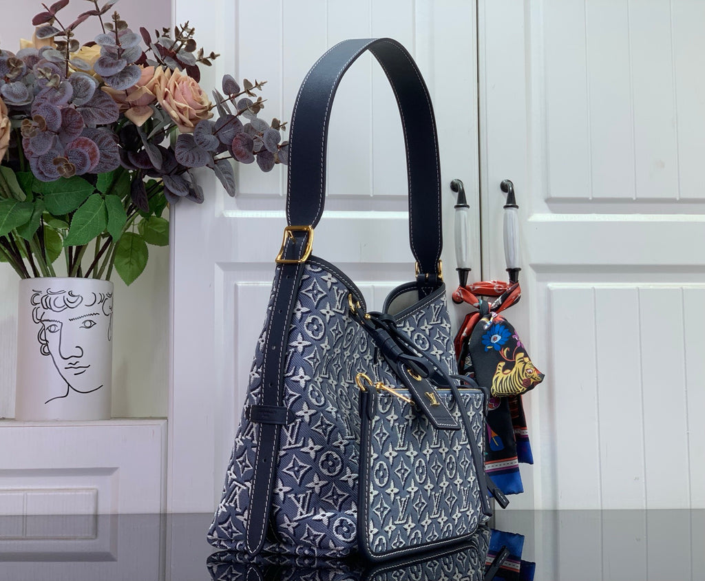 LV CarryAll PM M2A184