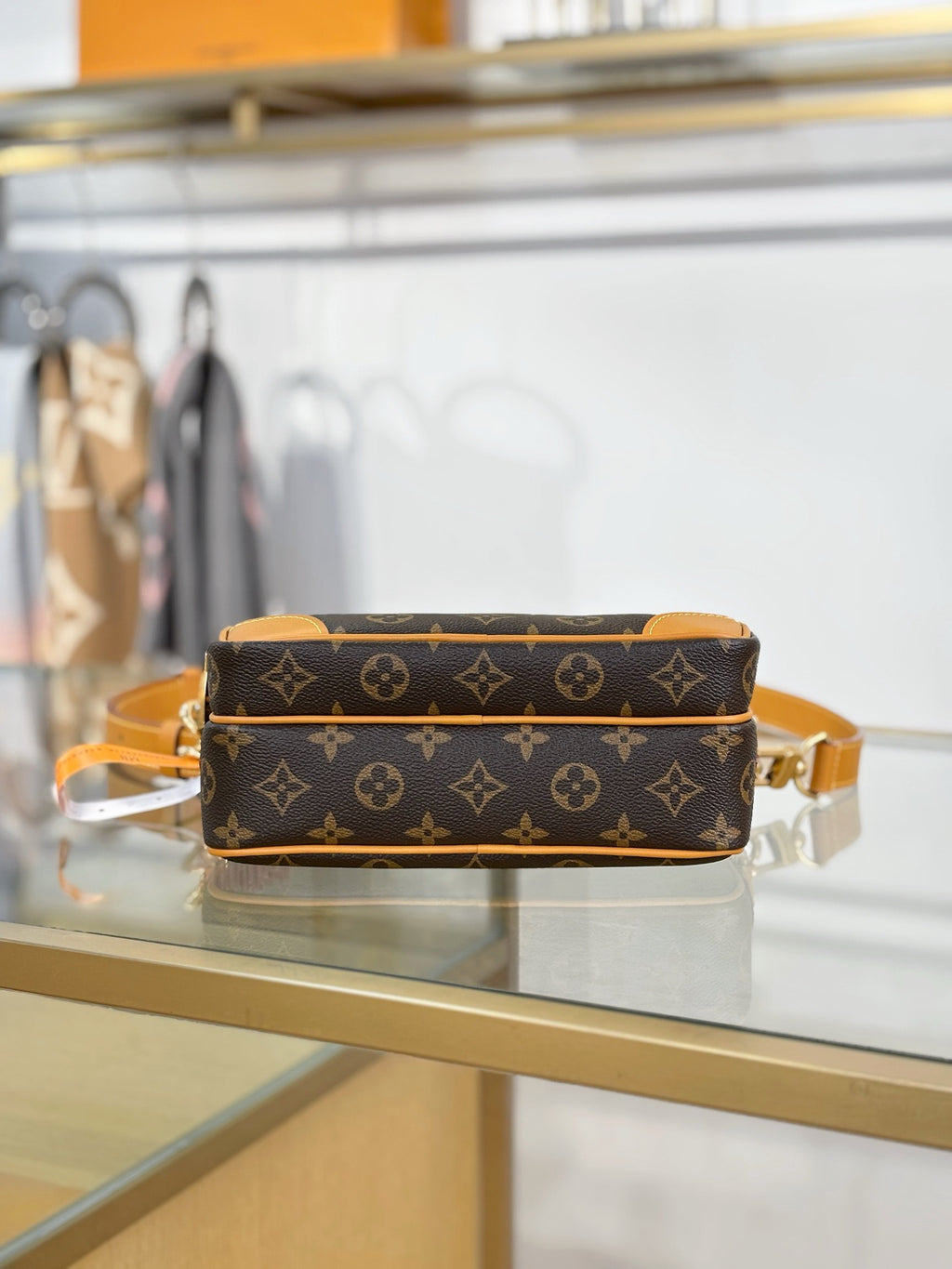 LV Nil M14016