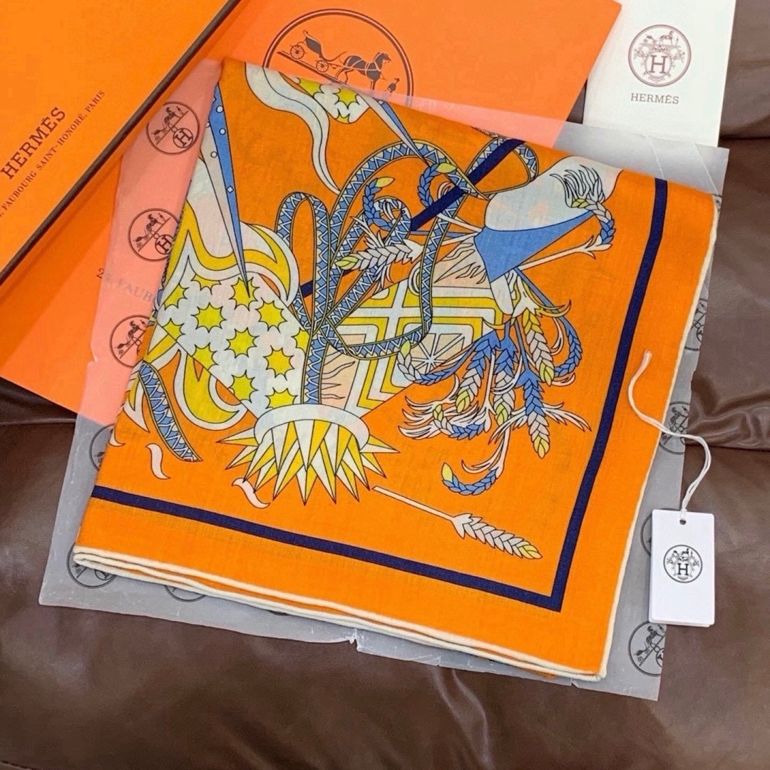 Hermes Shawl 140 Style 01 in Cashmere And Silk