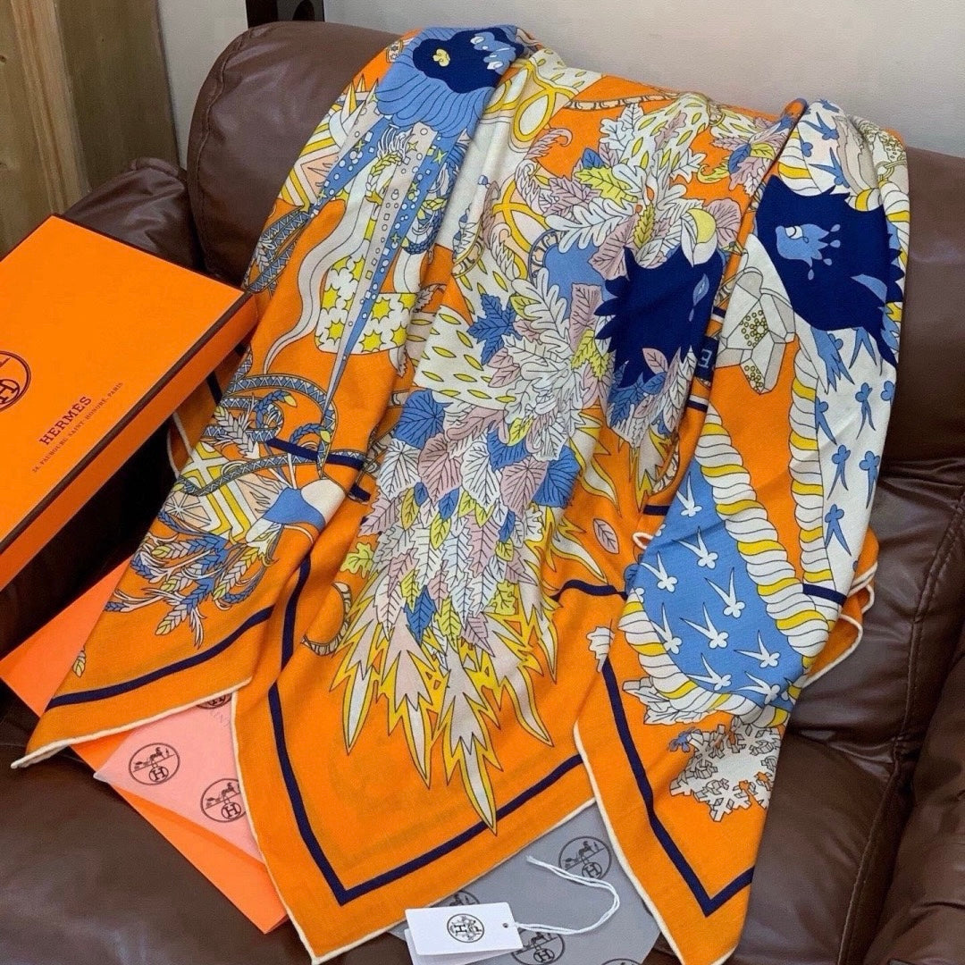 Hermes Shawl 140 Style 01 in Cashmere And Silk