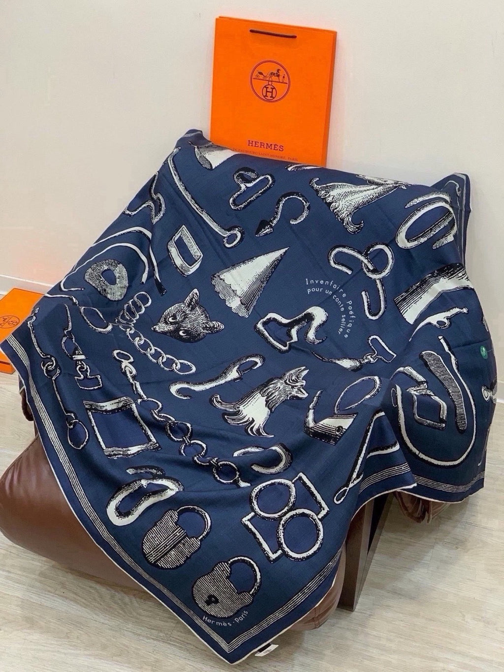 Hermes Shawl 140 Style 02 in Cashmere And Silk