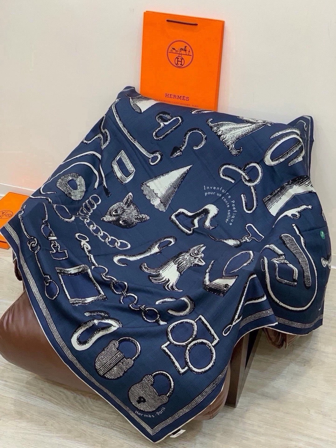 Hermes Shawl 140 Style 02 in Cashmere And Silk