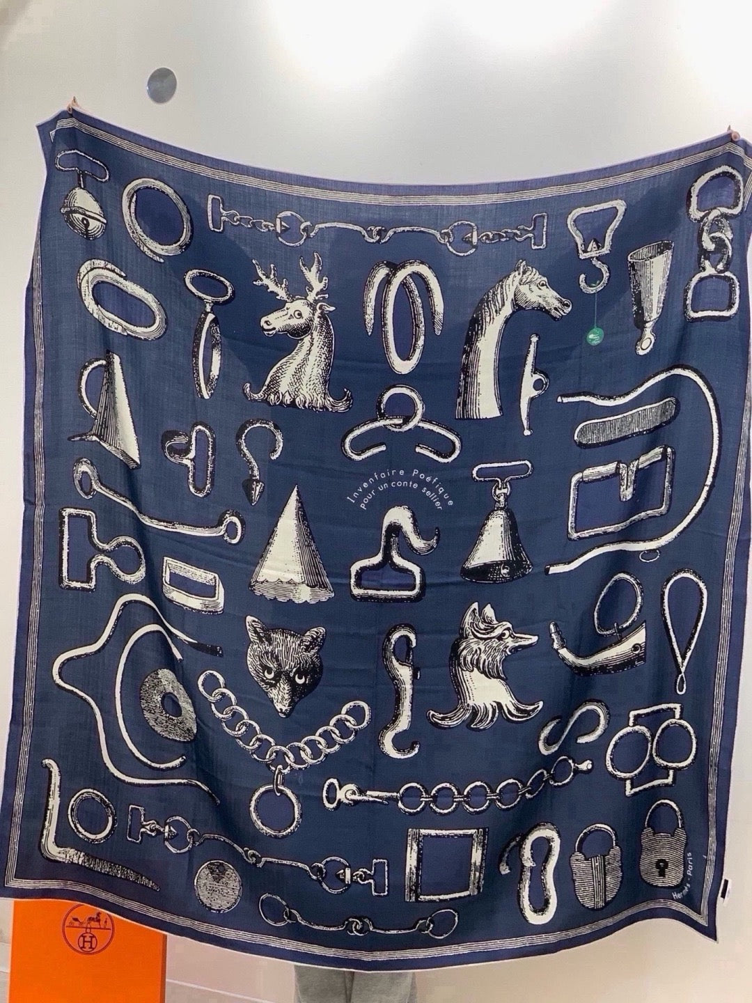 Hermes Shawl 140 Style 02 in Cashmere And Silk