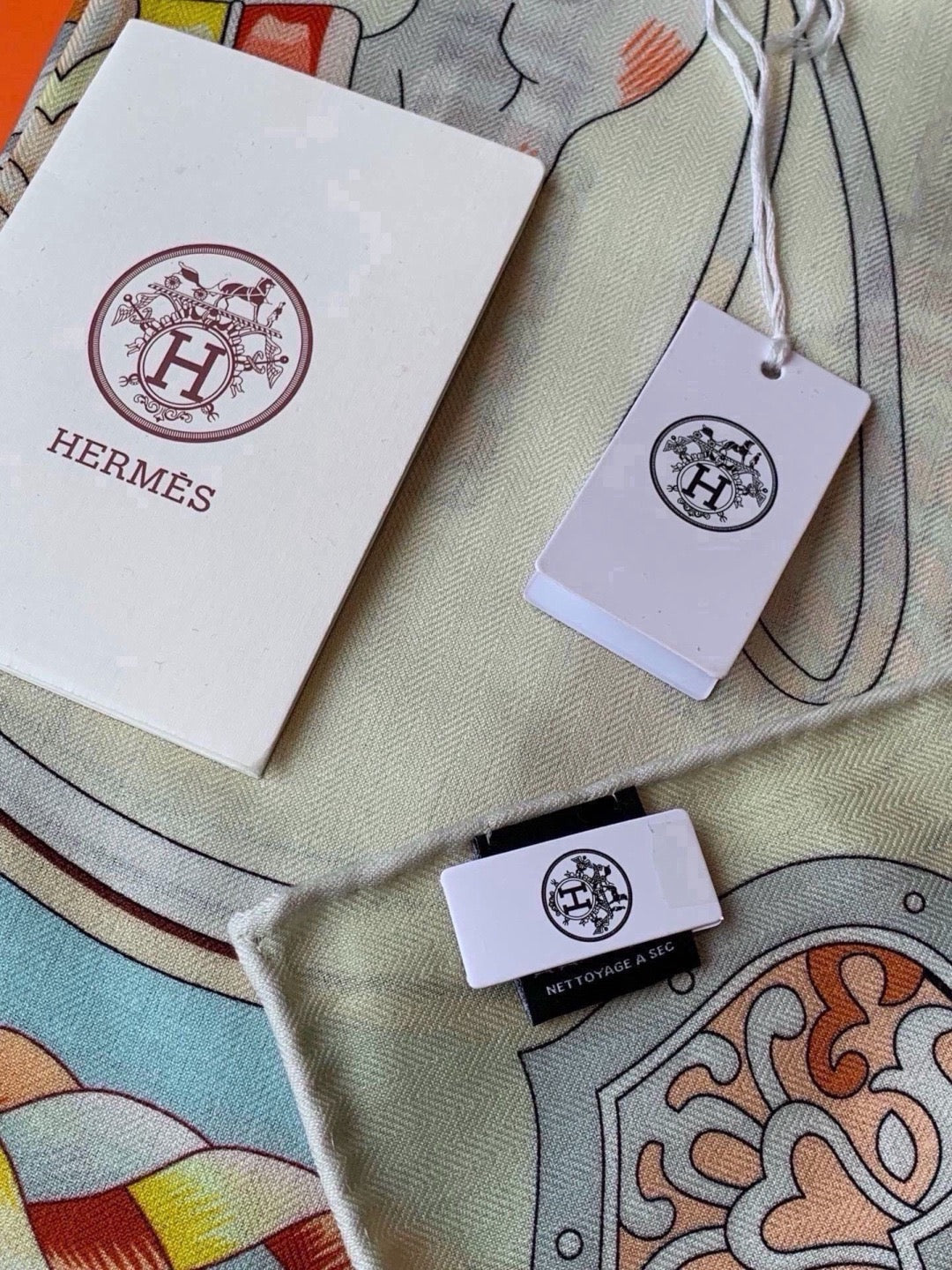 Hermes Shawl 140 Style 03 in Cashmere And Silk