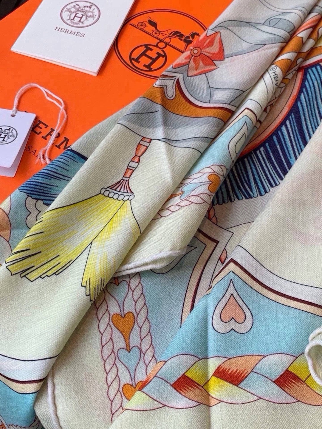 Hermes Shawl 140 Style 03 in Cashmere And Silk