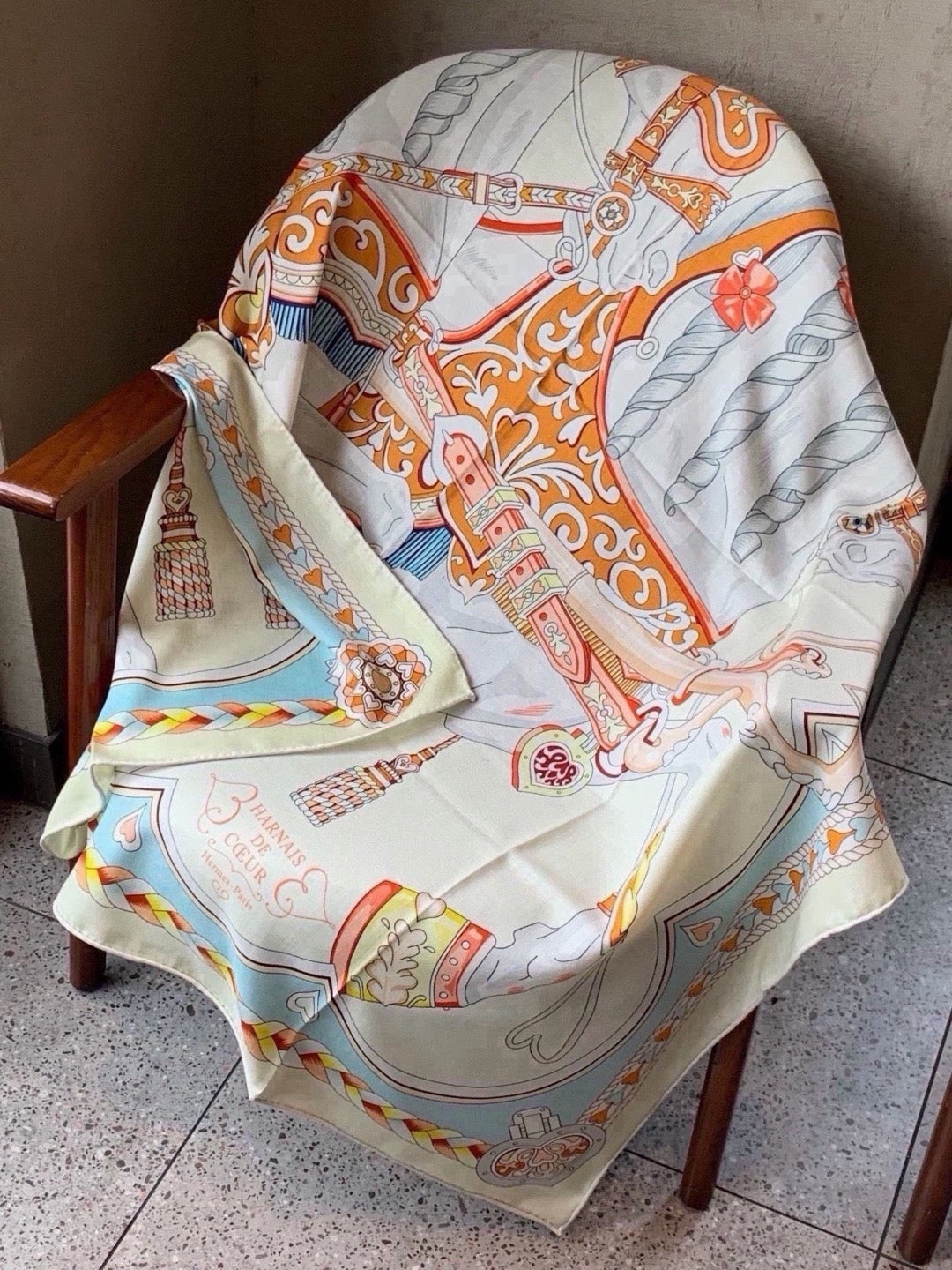 Hermes Shawl 140 Style 03 in Cashmere And Silk