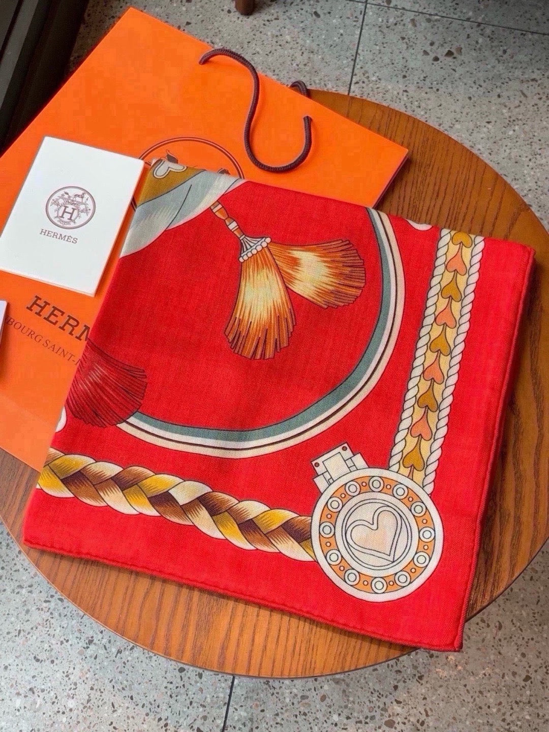 Hermes Shawl 140 Style 03 in Cashmere And Silk