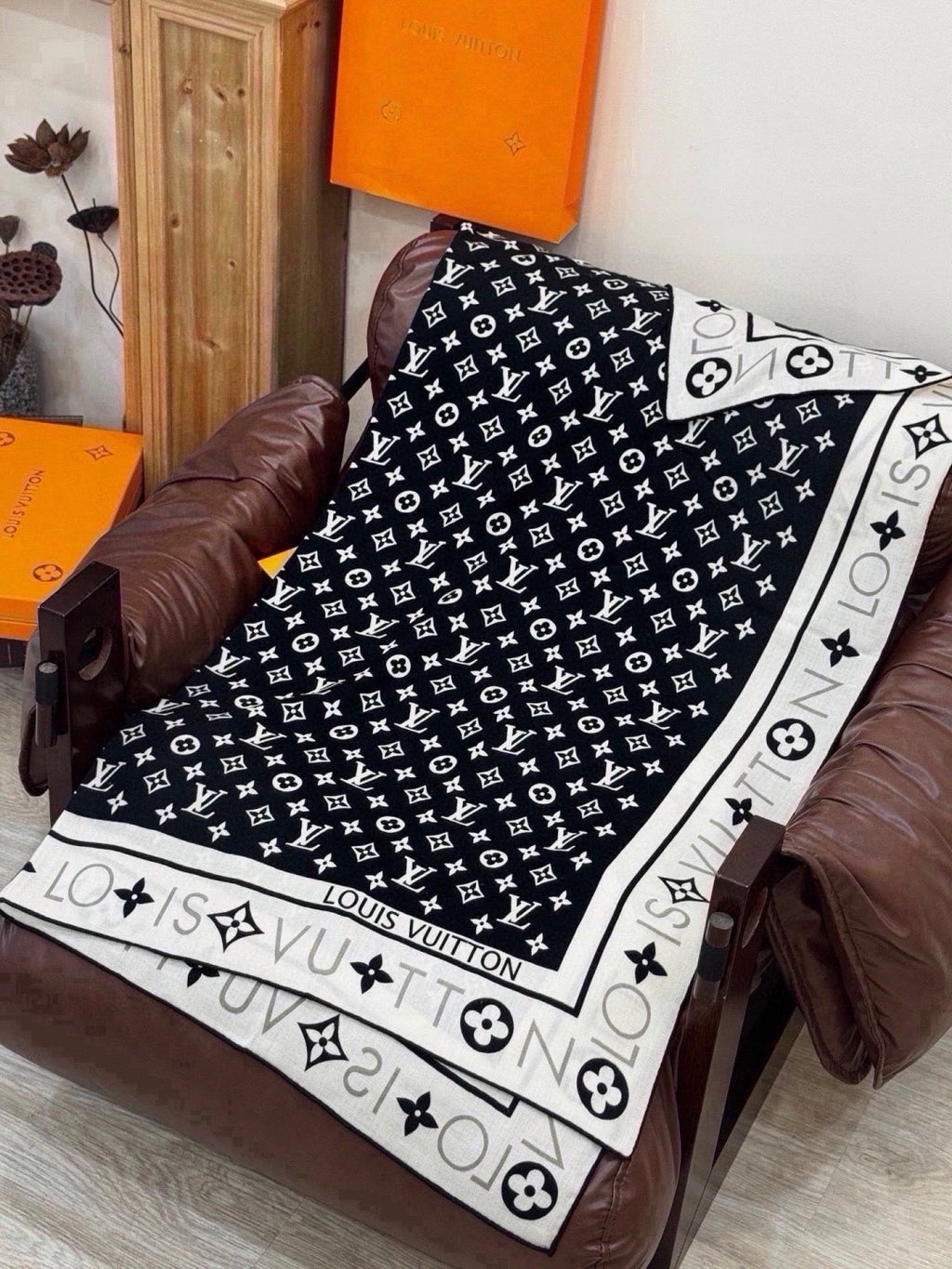 LV Shawl 140 Style 01 in Cashmere And Silk