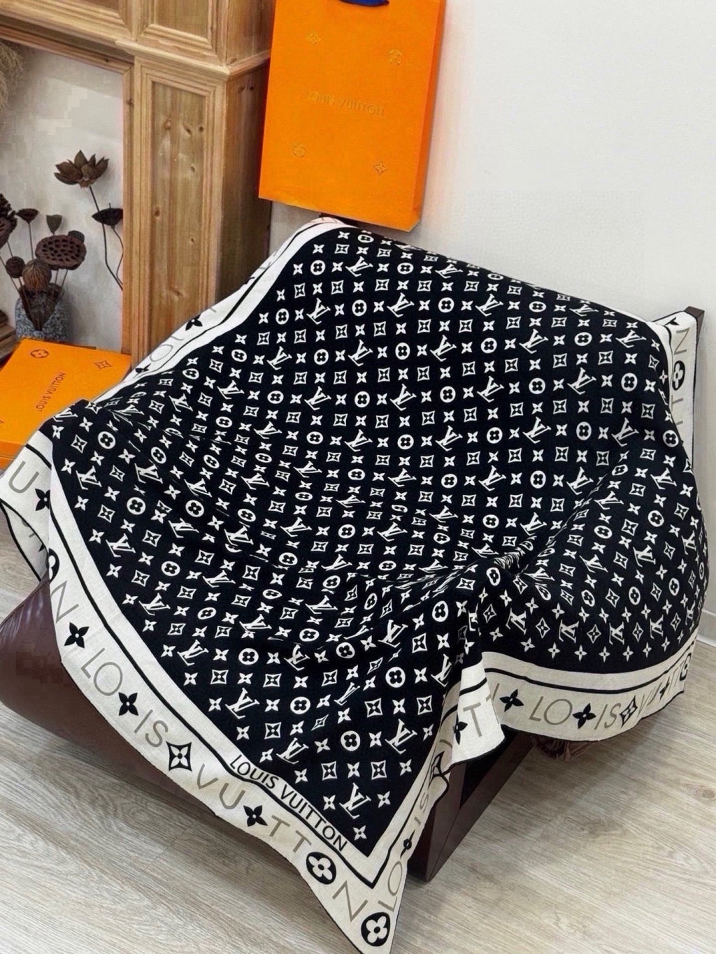 LV Shawl 140 Style 01 in Cashmere And Silk