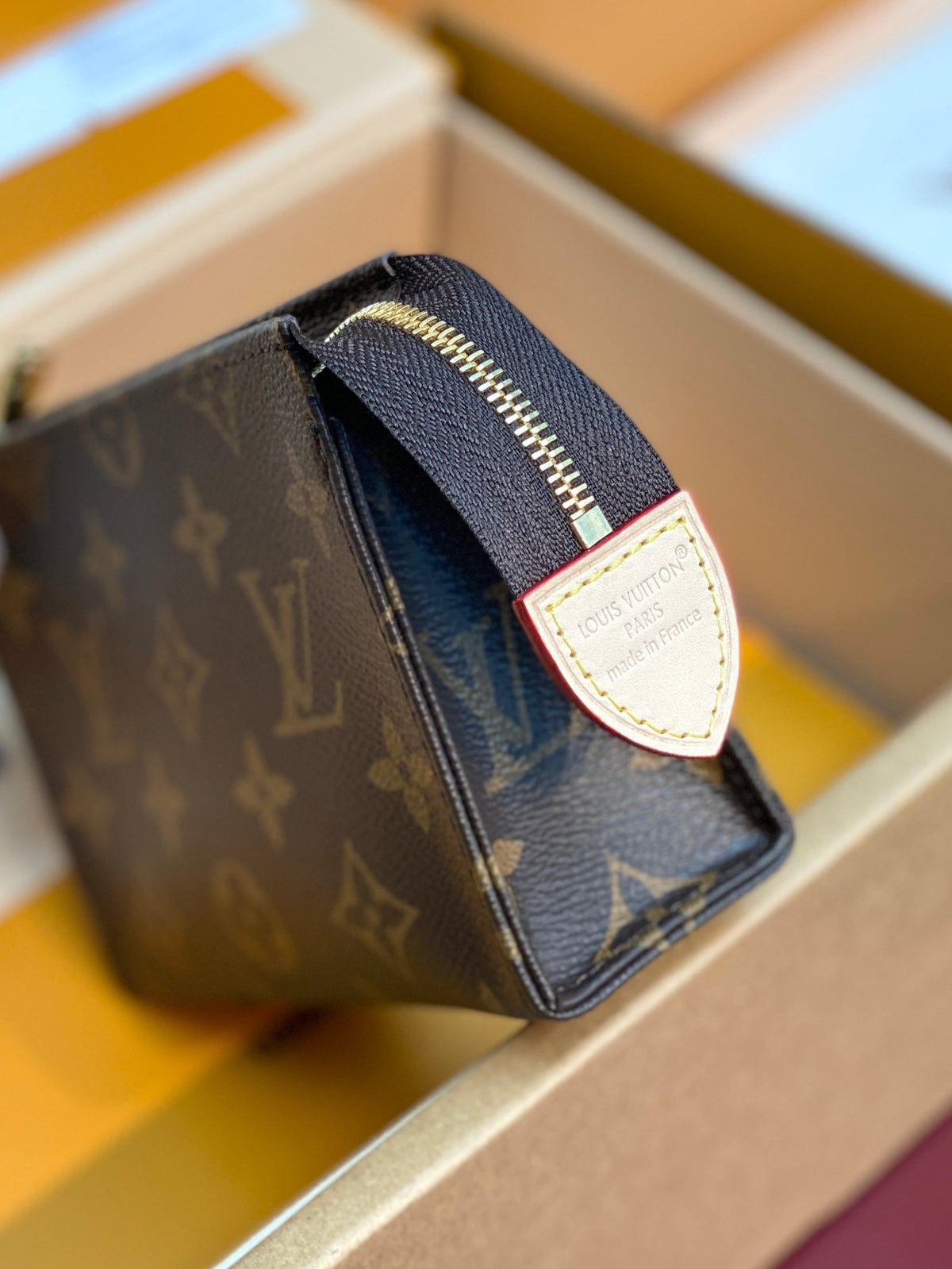 LV Poche Toilette M29700