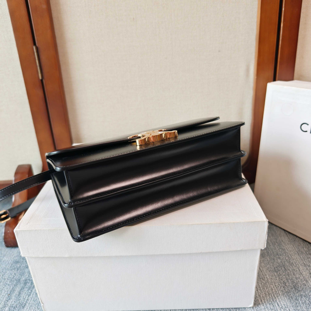 Celine Medium Triomphe Folio In Shiny Calfskin