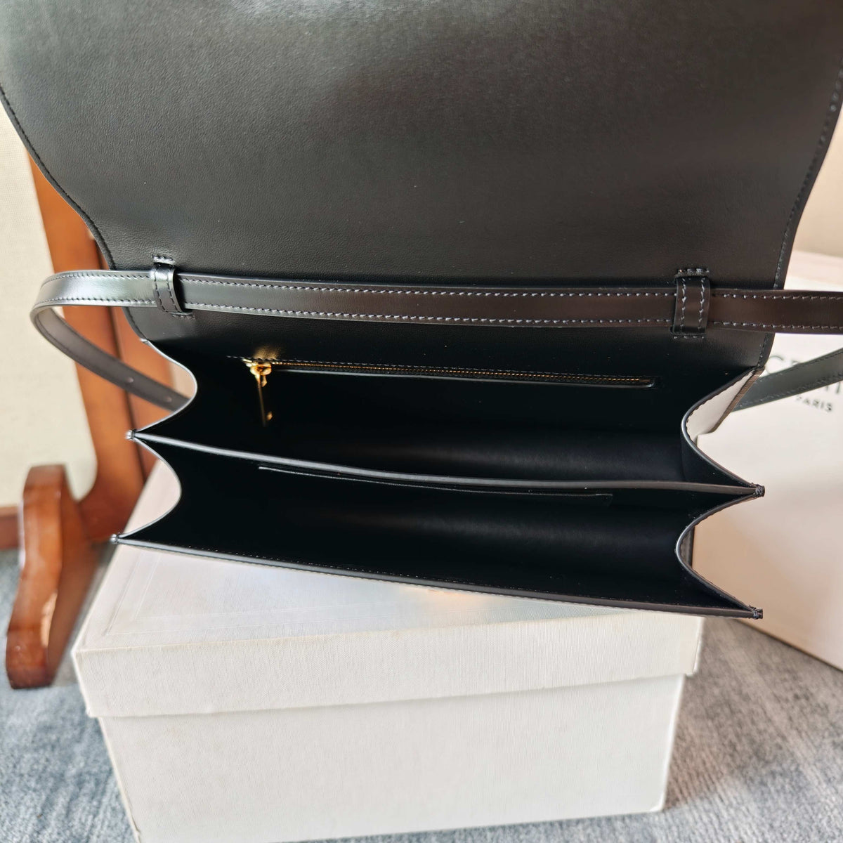 Celine Medium Triomphe Folio In Shiny Calfskin