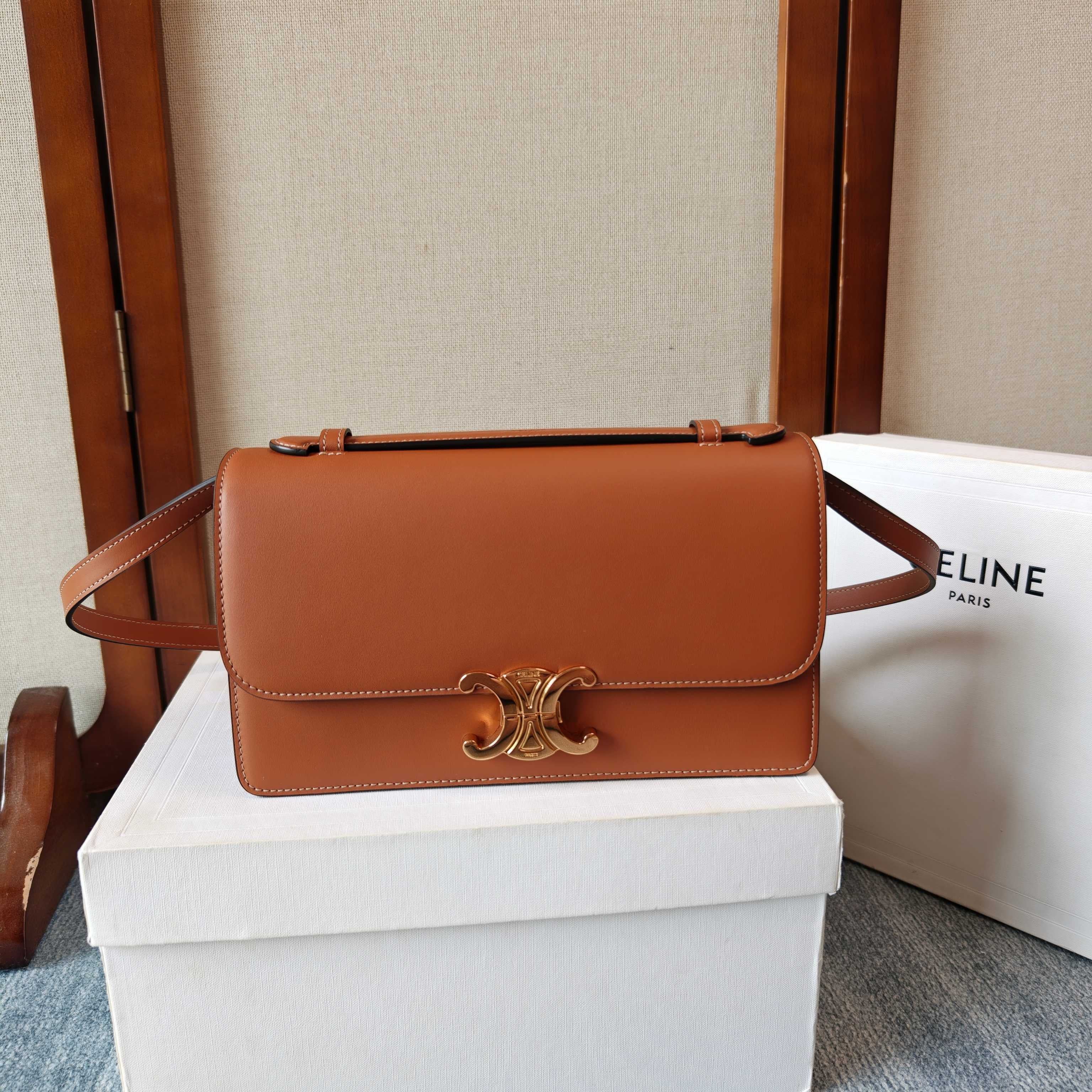 Celine Medium Triomphe Folio In Shiny Calfskin