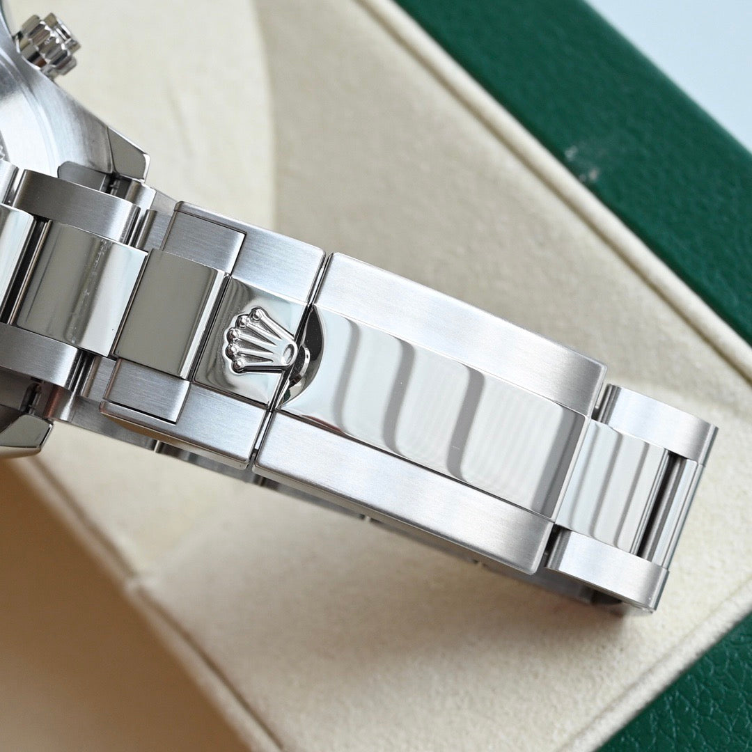 Rolex Daytona 126500LN-0001 40mm 904L Steel White Baguette Dial