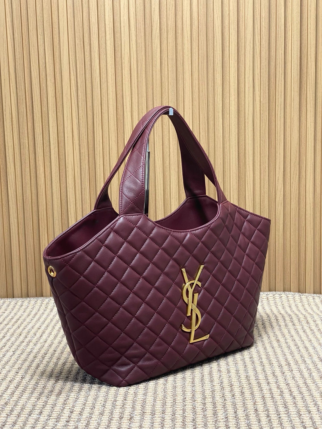 Saint Laurent Icare Medium in Quilted Nappa