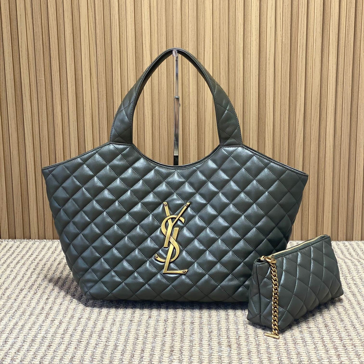 Saint Laurent Icare Medium in Quilted Nappa