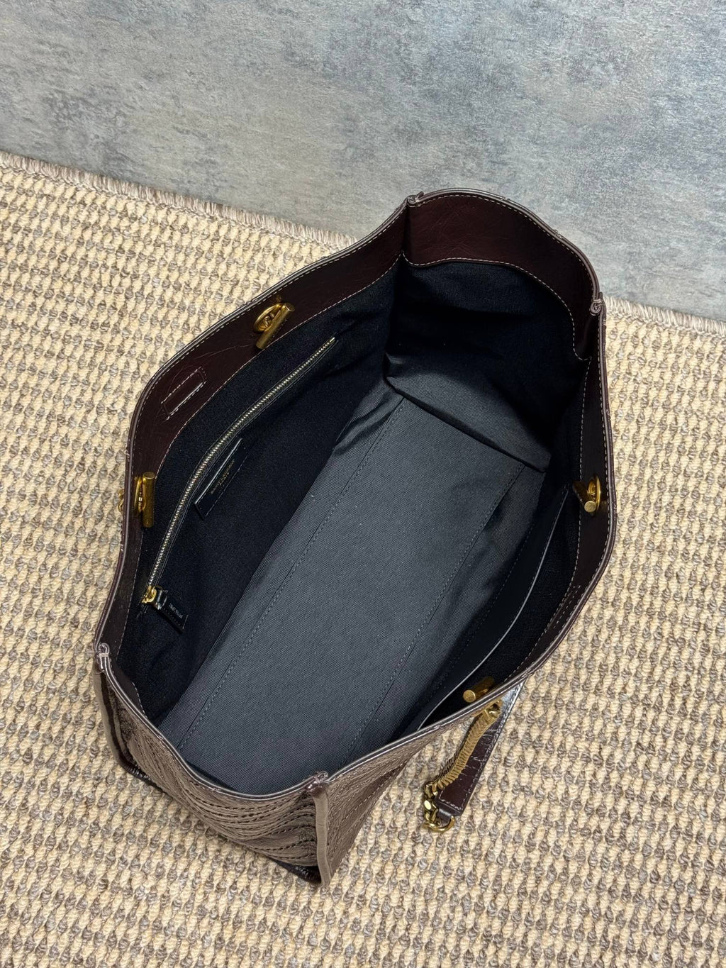Saint Laurent Niki Shopping In Vintage Leather