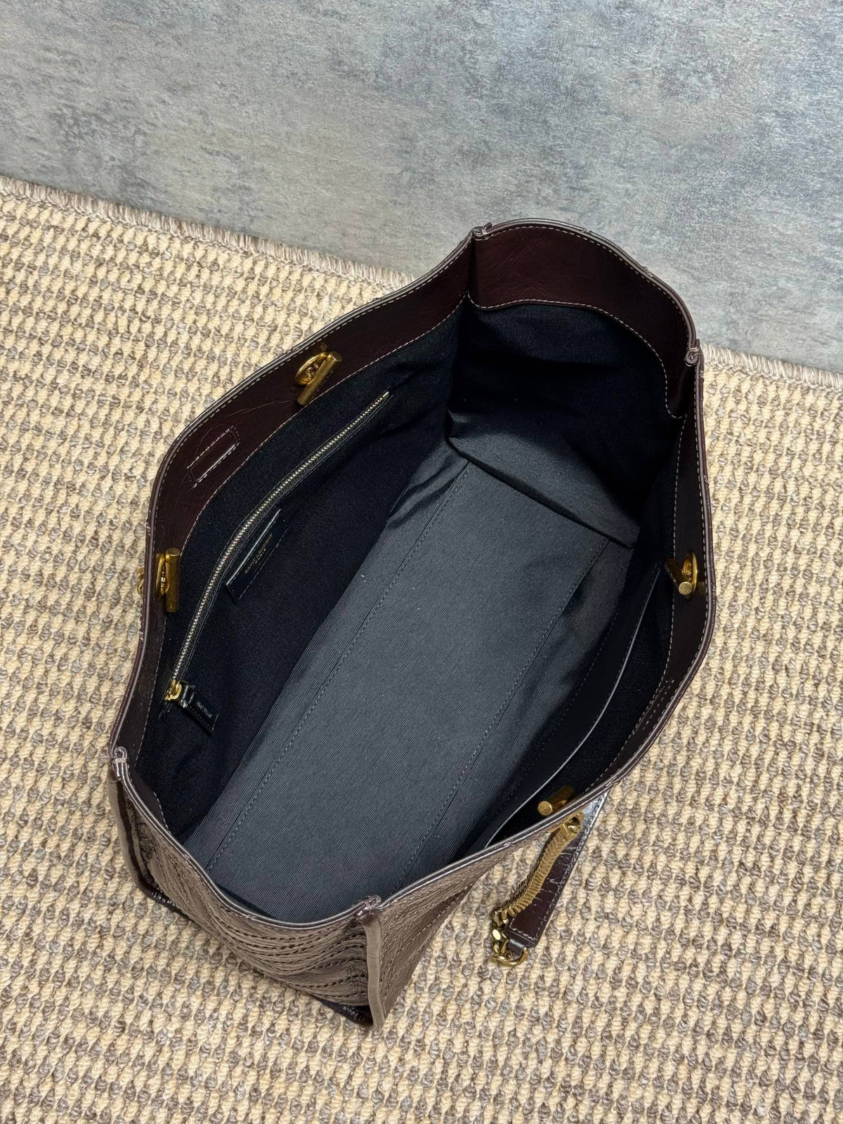 Saint Laurent Niki Shopping In Vintage Leather