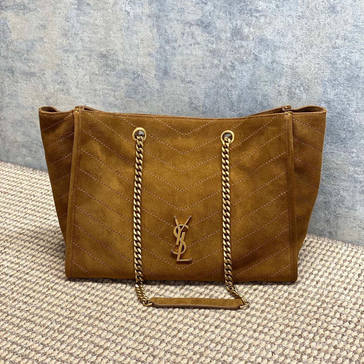 Saint Laurent Niki Shopping in Suede