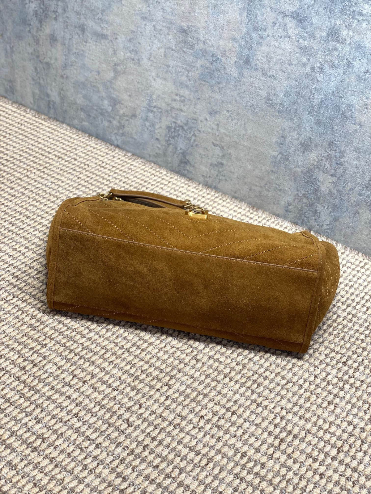 Saint Laurent Niki Shopping in Suede