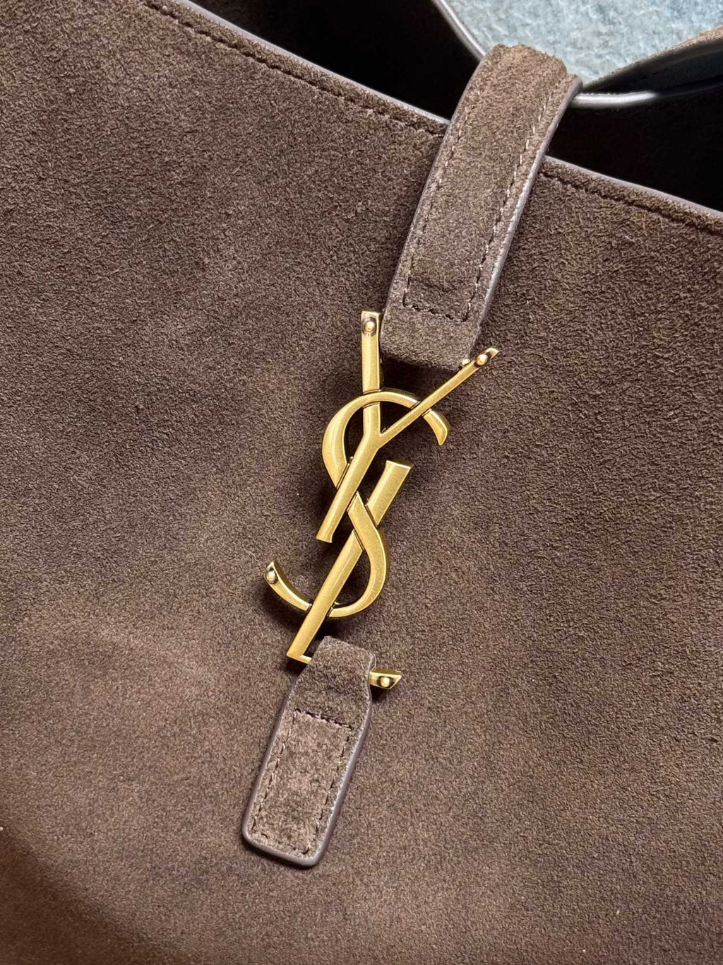Saint Laurent Le 5 À 7 Supple Crossbody In Suede