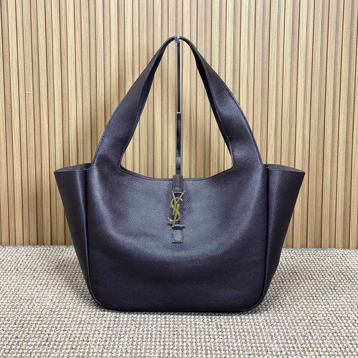 Saint Laurent Le 5 À 7 Bea in Grained Leather