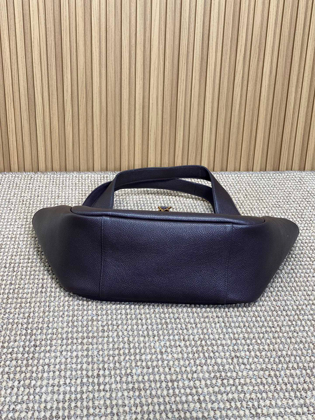 Saint Laurent Le 5 À 7 Bea in Grained Leather