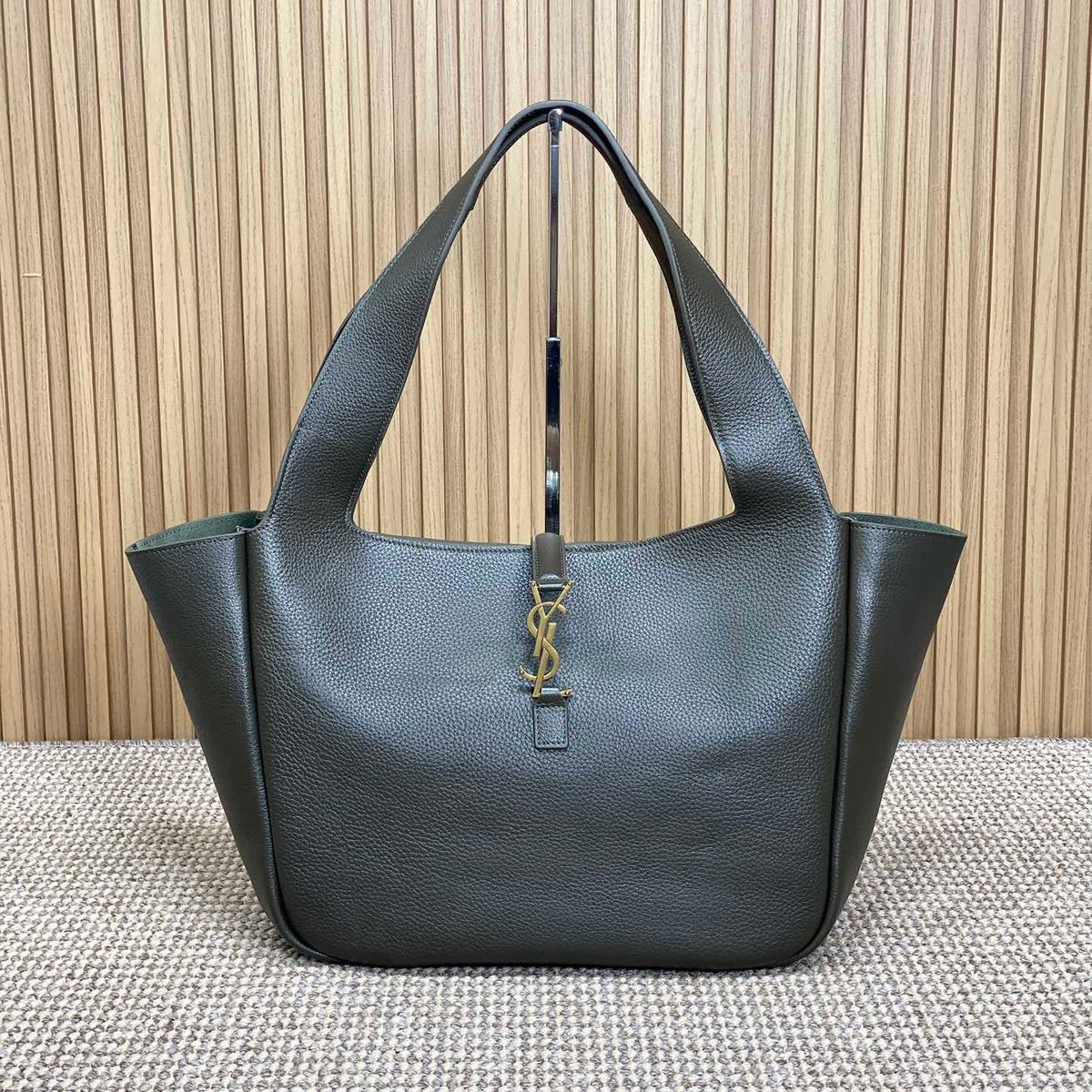 Saint Laurent Le 5 À 7 Bea in Grained Leather