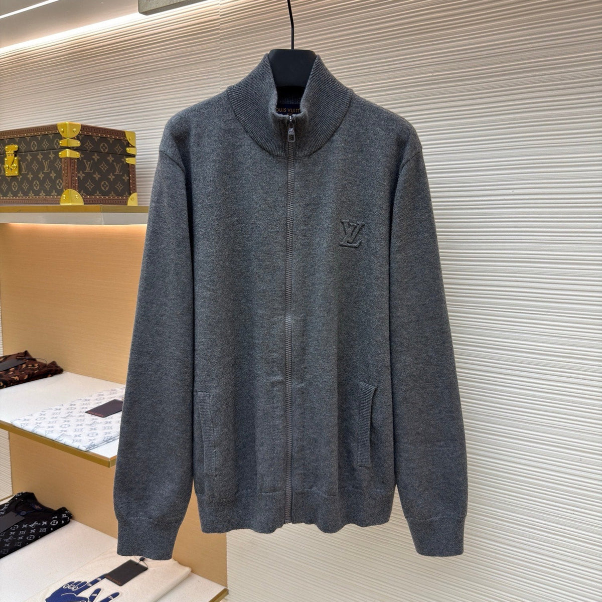 LV 1AA4VS LVSE Inside-Out Zipped Through Cashmere Cardigan