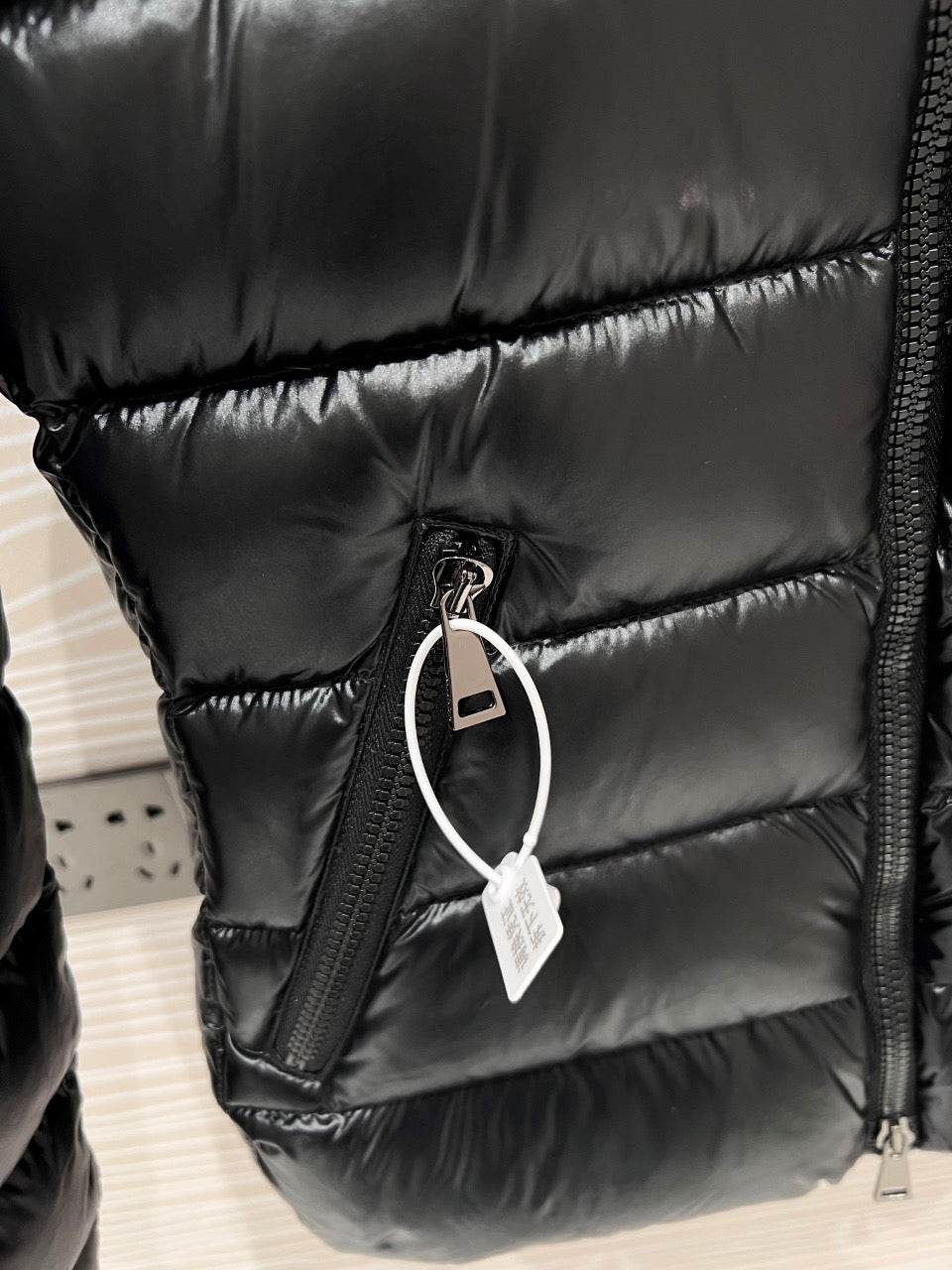 Moncler Badyeffe Hooded Short Down Jacket