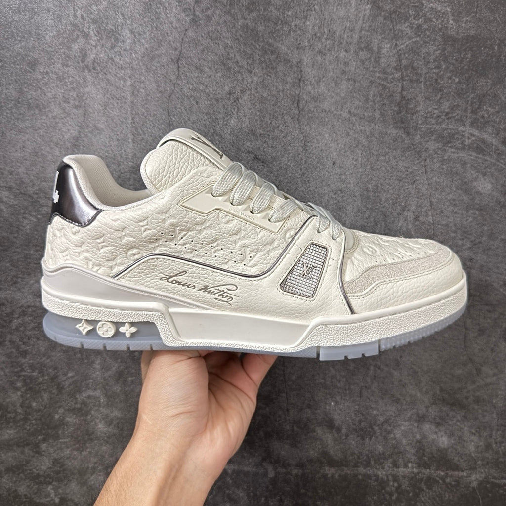 LV Trainer Sneaker 1AKCL1