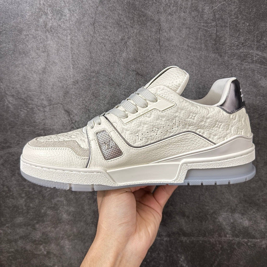 LV Trainer Sneaker 1AKCL1